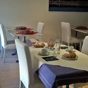 Affittacamere La Jacaranda