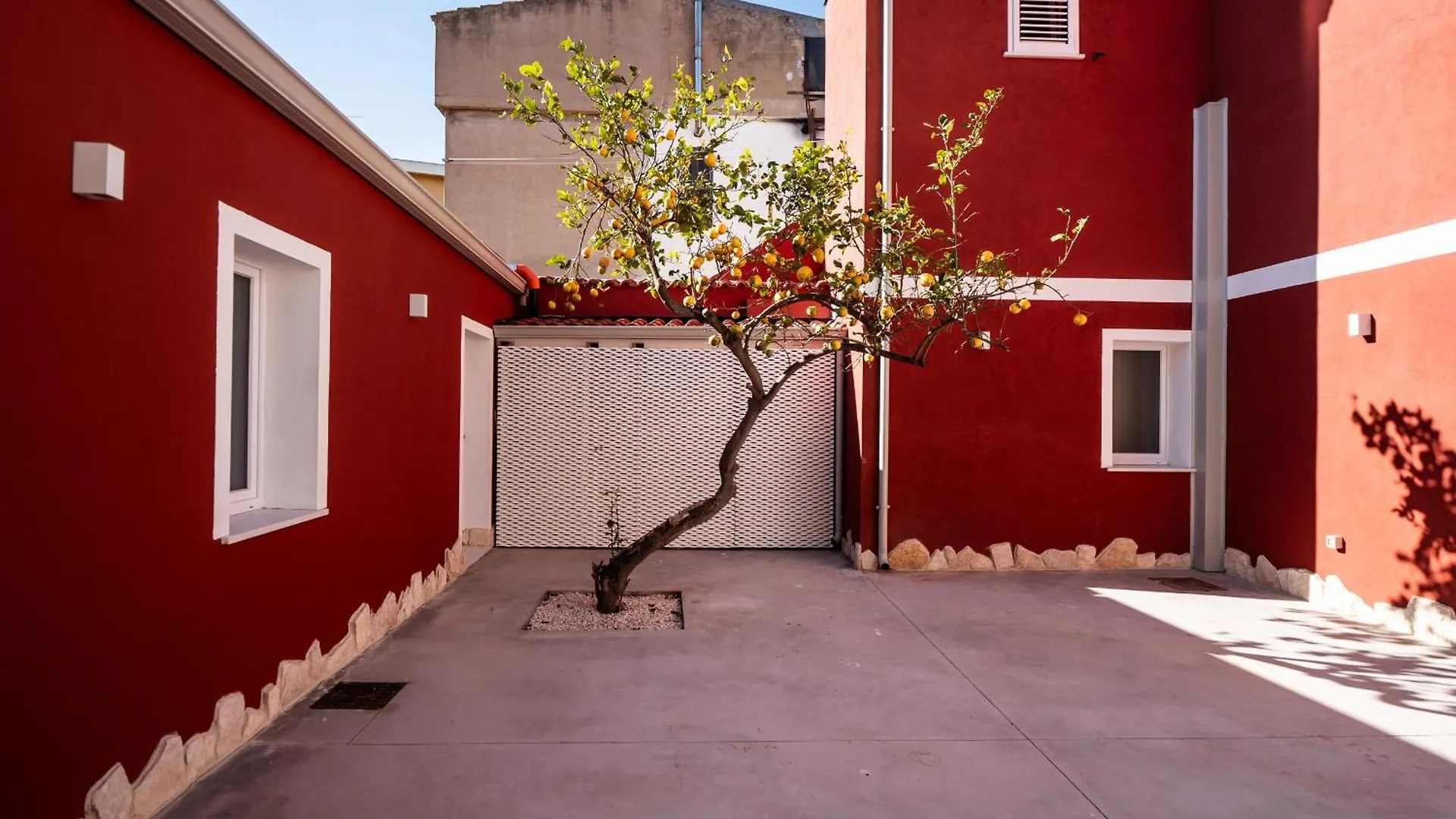 Corte Dei Limoni - Affittacamere - Living Sant'Antioco Guest house