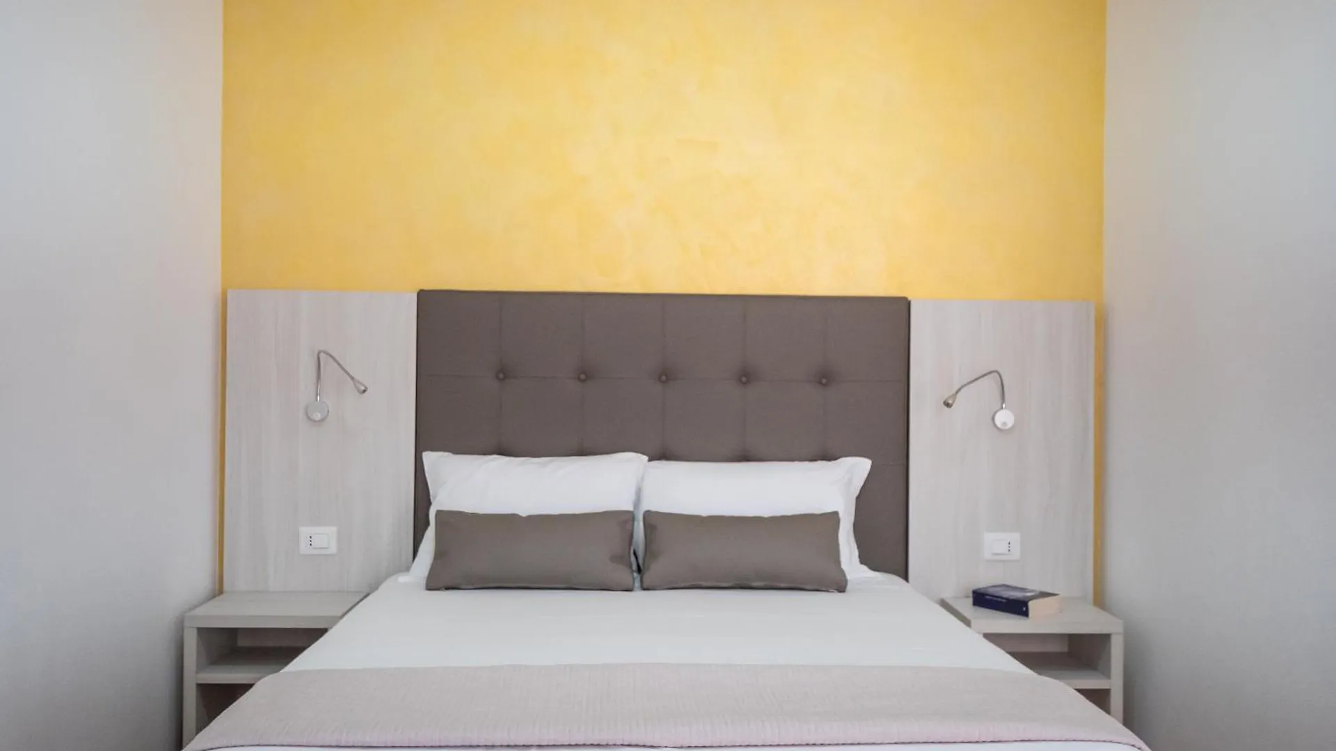 Corte Dei Limoni - Affittacamere - Living Sant'Antioco 0*,  Italy